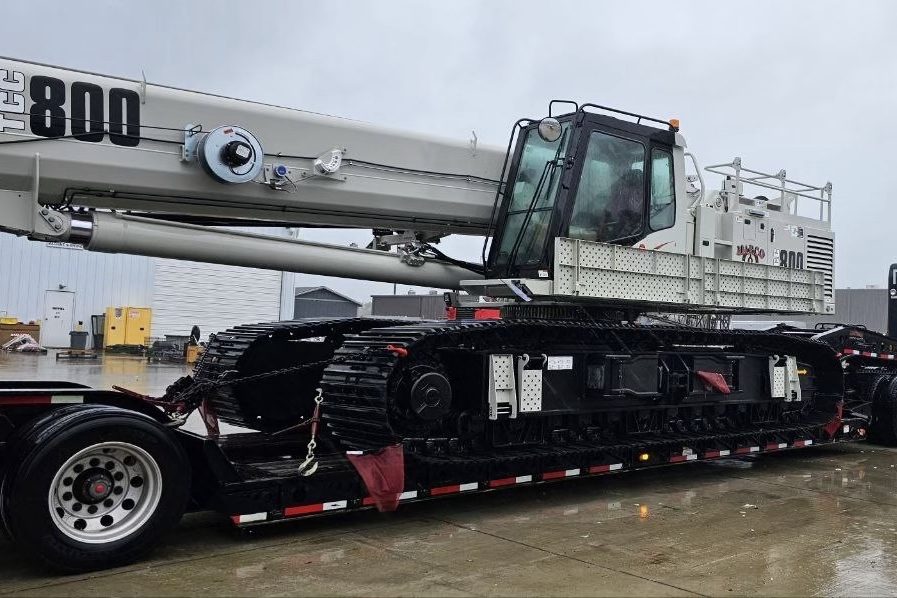 Tadano TCC-800 telescopic crawler crane loaded for transport